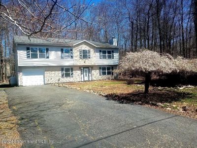 7609 Sawmill Rd, Pocono Lake, PA, 18347