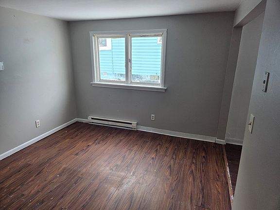 3rd image of 801 E Division St APT 5