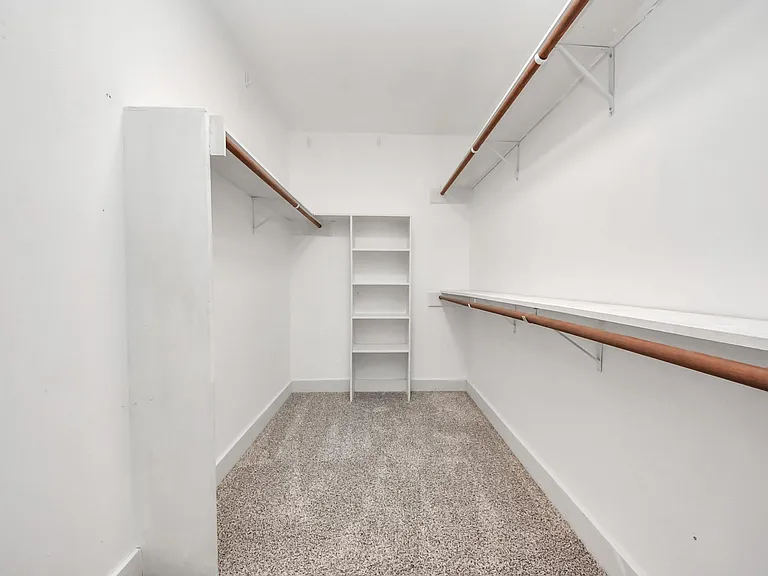 843 W 41st St — Photo 25
