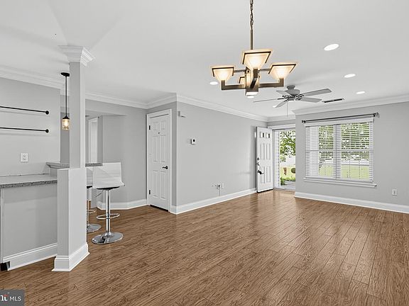 4th image of 13023 Bennett Pl