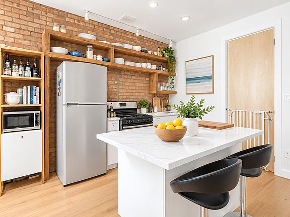2nd image of 35 Lexington Ave #3