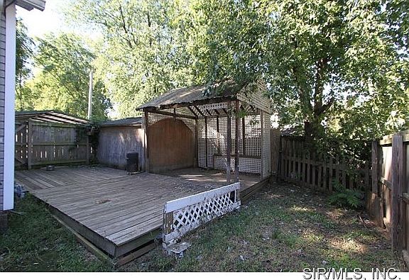 5th image of 703 N Morrison Ave