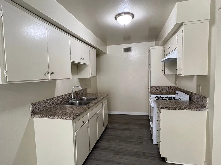 Woodbury Patio Homes — Photo 22