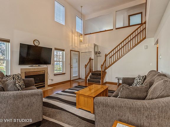3rd image of 411 Ashwood Ct #411