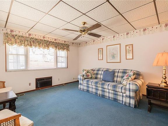 5th image of 9927 Fonda Dr