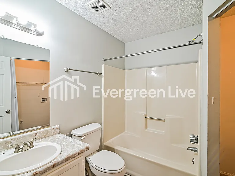 200 Greenlake Dr — Photo 12