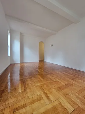 Rented by David Francis New York LLC | media 7