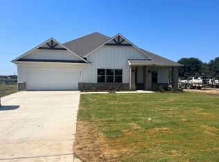 322 E Lloyd St, Krum, TX 76249