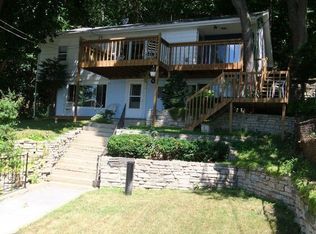 W10692 Tipperary Rd, Poynette, WI 53955