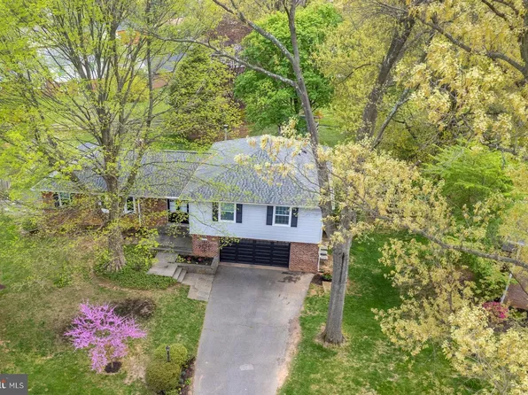 17621 Prince Edward Dr, Olney, MD 20832