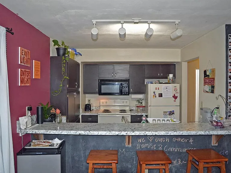 812 Cascade Ct — Photo 3