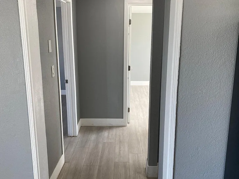 Hallway to bedrooms