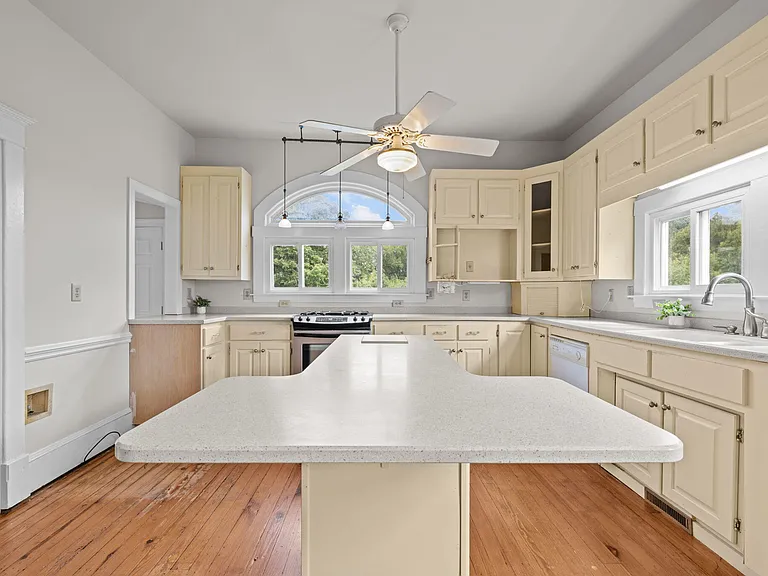 504 Parks Village Rd — Photo 17