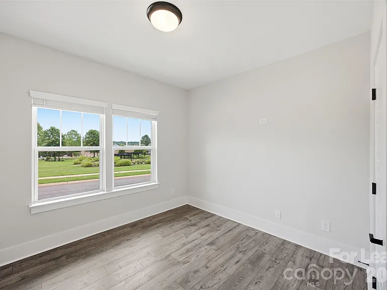 21216 Sanctuary Dr — Photo 13