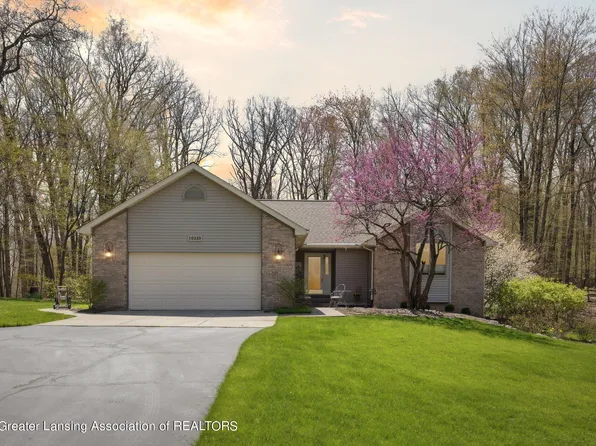 10359 Blackberry Ln, Haslett, MI 48840