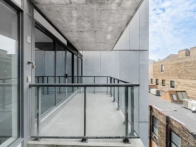 560 King St W #524 — Photo 26