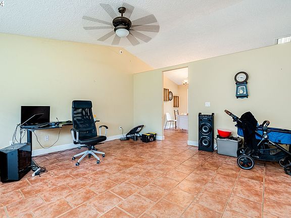 5th image of 17314 NE 227th Ave