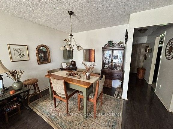 5th image of 970 Killarney Cres