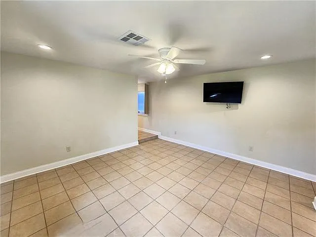 12801 River Rd — Photo 10