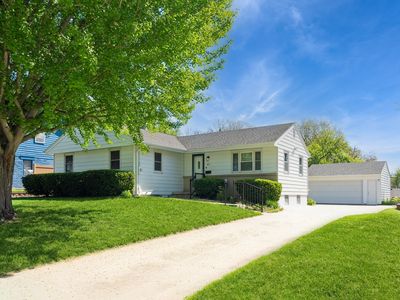 917 29th St, West Des Moines, IA, 50265