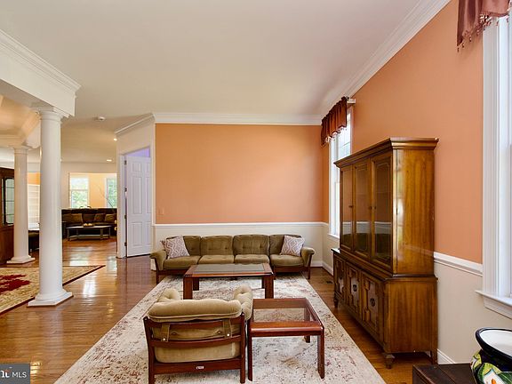 4th image of 15509 Hagen Way