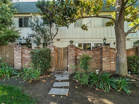 3rd image of 5085 N Wishon Ave APT 23
