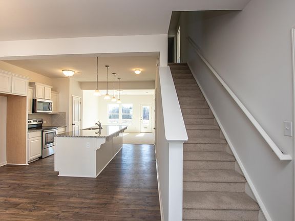 5th image of 104B Blackstone Ct