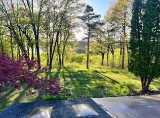 1516 Twin Springs Rd, Houlton, WI 54082
