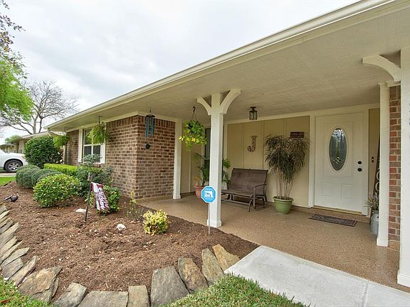 2nd image of 2804 Shady Creek Dr
