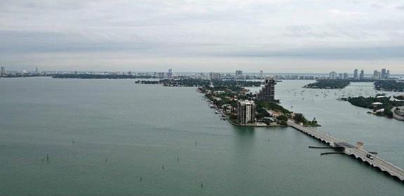 4th image of 1717 N Bayshore Dr APT 3832