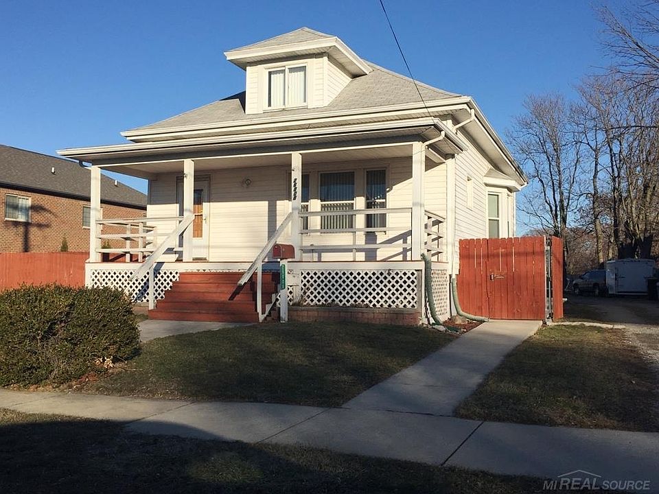 1st image of 26808 Rosewood St