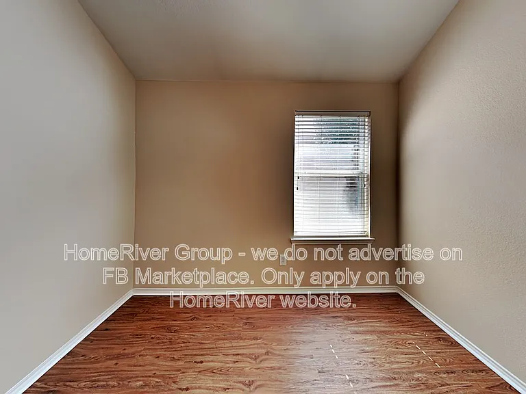 1046 Warbler — Photo 15