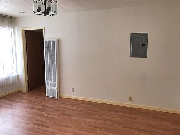 4th image of 332 12th Ave