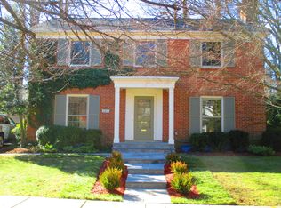 6314 Kenhowe Dr, Bethesda, MD 20817