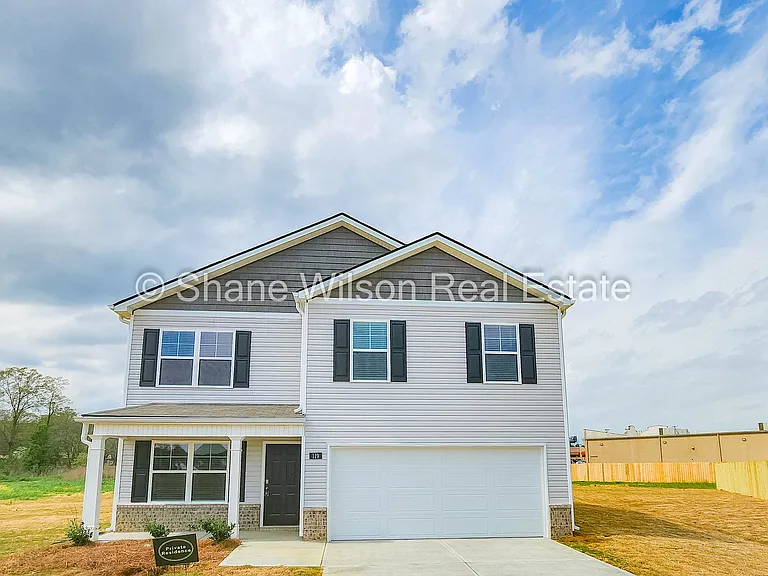 119 Fox Den Cir — Photo 1