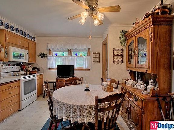 3rd image of 5548 Fay Blvd