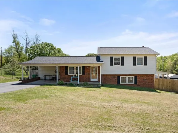 432 Logan Ct, King, NC 27021