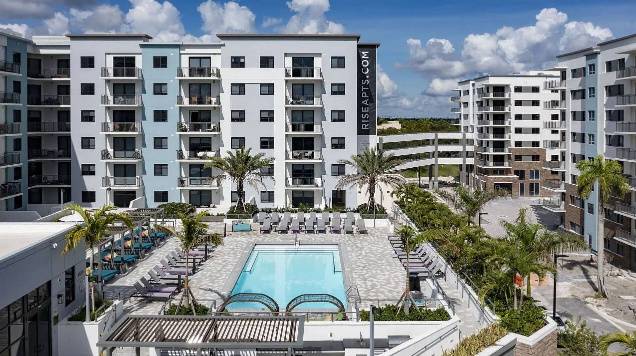 The Rise at Plantation Walk — Photo 2