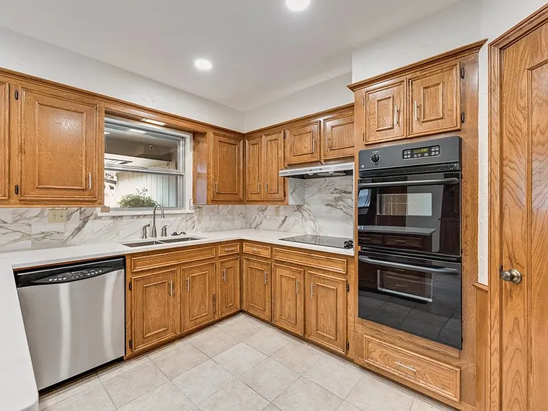 6943 Mill Falls Dr — Photo 8