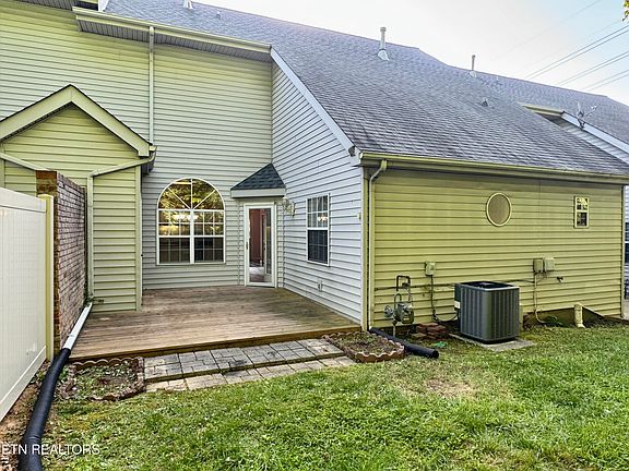 5th image of 3319 Laurel View Rd