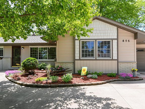 2nd image of 875 Plateau LANE