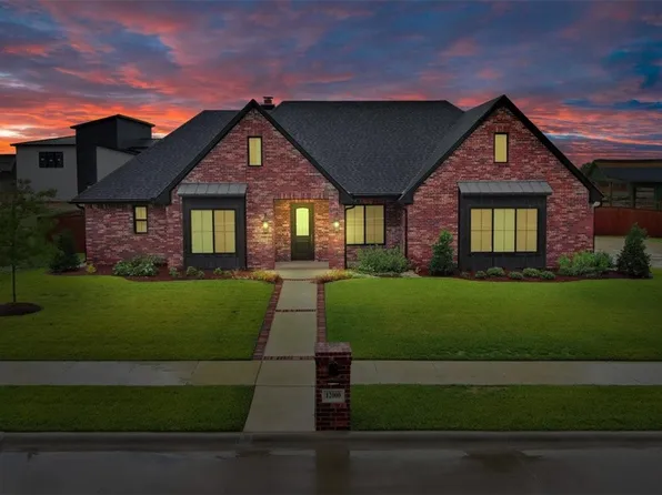 12000 Sequoia Ln, Woodway, TX 76712