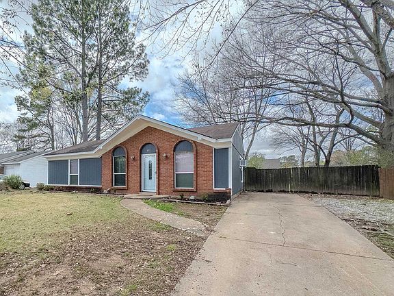 3rd image of 851 Greencliff Rd