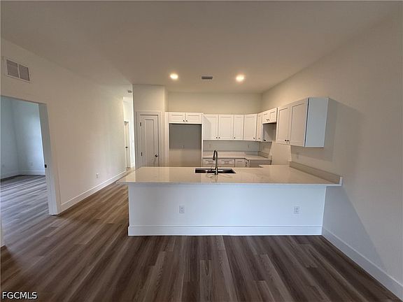 3rd image of 227 Ivan Ave S
