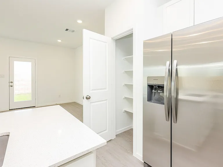 2135 Salinas Dr — Photo 7