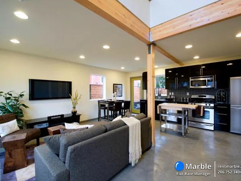 2427 S Norman St — Photo 2