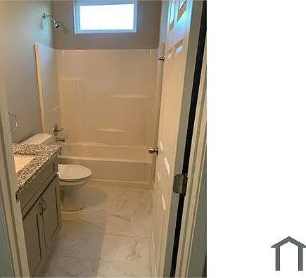 3 bed, 1050 sqft, $1,920 — Photo 4