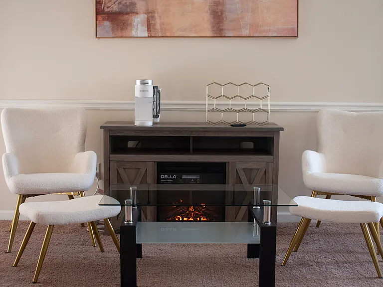 Master Bedroom Sitting Area
