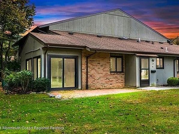 96 Friendship Ct