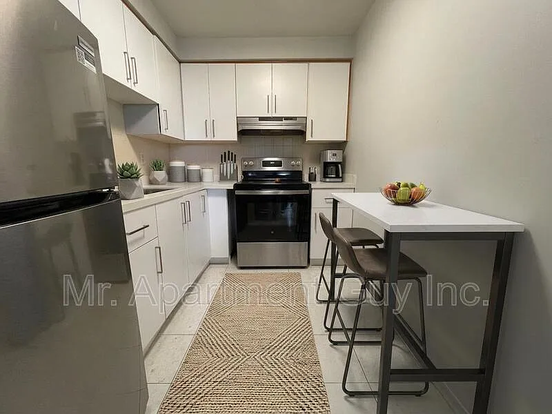 2 bed, 1.5 bath, $2,395 — Photo 2